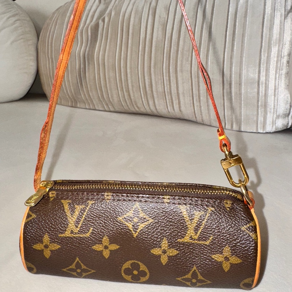 Authentic Louis Vuitton Monogram Papillon Pouch SK6566